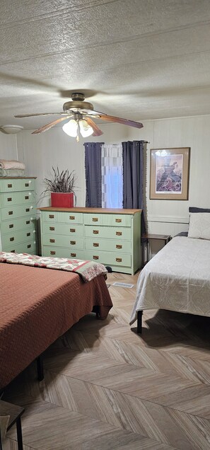 3 bedrooms, WiFi, bed sheets