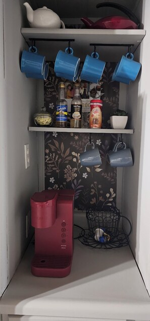 Coffee and/or coffee maker - 20 miles from the Missouri River!! 3-bedroom mobile home in Kimball (Kimball)