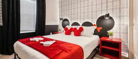 5 bedrooms, travel cot, WiFi, bed sheets