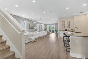 Dining - 9BR Pool & Spa Home Near Disney | Encore (Kissimmee)