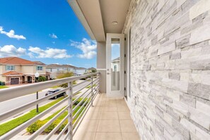 Property grounds - 9BR Pool & Spa Home Near Disney | Encore (Kissimmee)