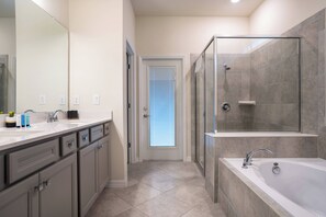 Towels - 6BR Family Pool Home at Windsor Cay (Clermont)