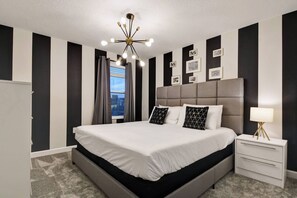 9 habitaciones, tabla de planchar con plancha, cuna de viaje y wifi