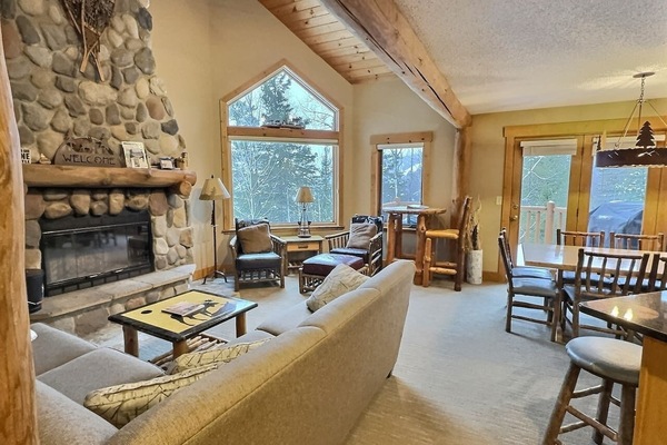 Lutsen Vacation Rental Villa | 5BR | 4BA | Stairs Required | 2,443 Sq Ft