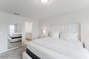 5 bedrooms, iron/ironing board, travel cot, WiFi - Family 5BR Retreat w/ Private Splash Pool (Clermont)