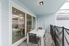 Outdoor dining - Family 5BR Retreat w/ Private Splash Pool (Clermont)