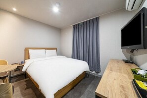 Kamar Double Standar | Meja kerja dan Wi-Fi gratis