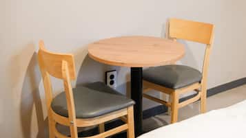 Deluxe Double Room | Desk, free WiFi, wheelchair access