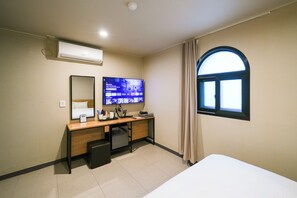 Escritorio, wifi gratis y acceso para silla de ruedas 