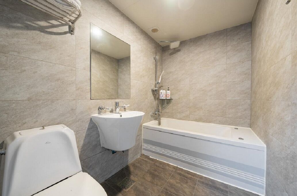 Kamar Double Deluks | Kamar mandi | Pengering rambut, handuk, sabun, dan sampo