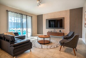 TV, ping pong - 6BR Villa w Private Pool at Champions Gate (Davenport)