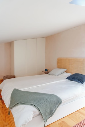 Eenvoudig huis | Een strijkplank/strijkijzer, gratis wifi
