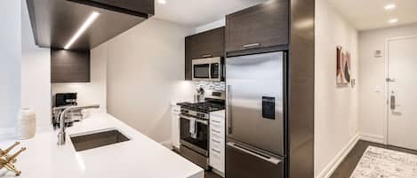 Fridge, microwave, oven, stovetop