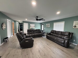 Smart TV - Newly renovated, one-level 3-bedroom home with a gorgeous Mountain View. (Otto)
