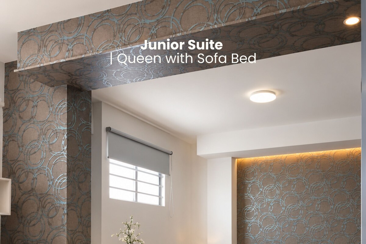 Suite junior, 1 cama de matrimonio con sofá cama | Caja fuerte, escritorio, espacio para trabajar con un portátil