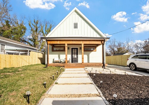 Greensboro 3BR w/ Private Baths Near Downtown, Coliseum & High Point Market