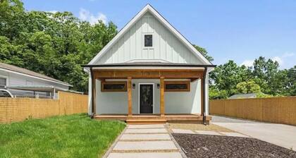 3BR Greensboro Home w/ Private En-Suite Baths - 3.5 BA - Near Downtown & UNCG