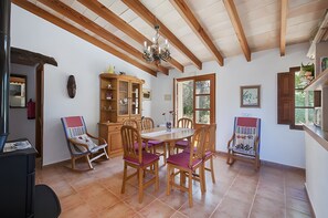 Dining - Villa 'Las Palmeras' with Mountain View, Wi-Fi and Air Conditioning (Illes Balears)
