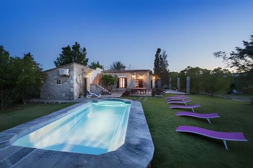 Villa 'Las Palmeras' with Mountain View, Wi-Fi and Air Conditioning