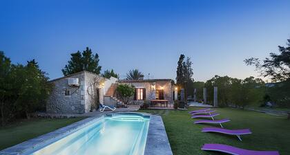 Villa 'Las Palmeras' with Mountain View, Wi-Fi and Air Conditioning