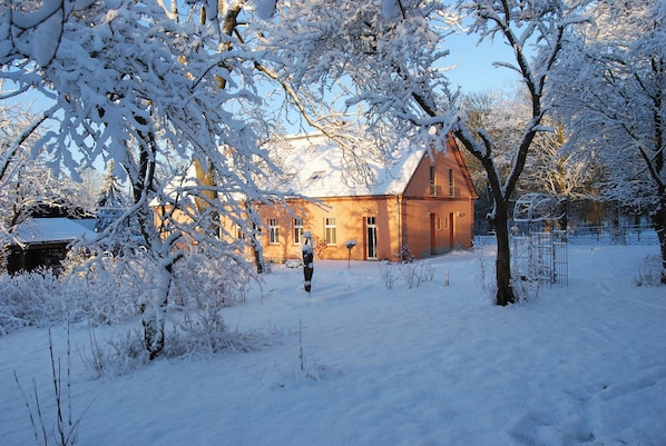 المنشأة من الخارج