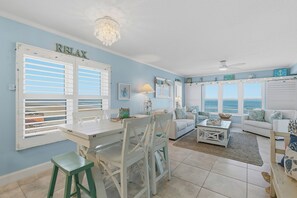 Dining - 🌴Oceanfront with Corner Atlantic Views | Direct Beach Access | Palm House 3A🌴 (New Smyrna Beach)