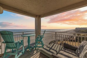 Property grounds - 🌴Oceanfront with Corner Atlantic Views | Direct Beach Access | Palm House 3A🌴 (New Smyrna Beach)