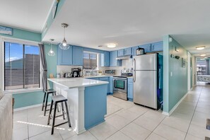Fridge, microwave, oven, stovetop - Down by the Sea - Ocean view, Pet Friendly (Carolina Beach)