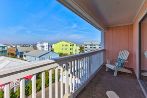 Property grounds - Down by the Sea - Ocean view, Pet Friendly (Carolina Beach)