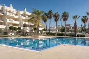 Pool - Palm Breeze Retreat in Albufeira w/ Pool & Balcony (Albufeira)