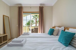 Iron/ironing board, WiFi, bed sheets - Palm Breeze Retreat in Albufeira w/ Pool & Balcony (Albufeira)
