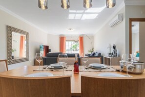 Dining - Palm Breeze Retreat in Albufeira w/ Pool & Balcony (Albufeira)