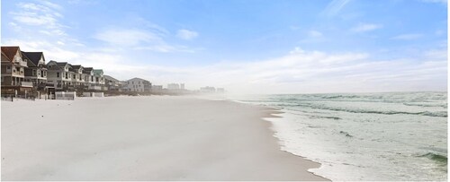 Wyndham Beach Street Cottage across street from Destin Beach