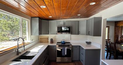 Fully Renovated 3 BDRM Sedalia Cabin! Fishermen & Outdoor Enthusiasts Getaway!