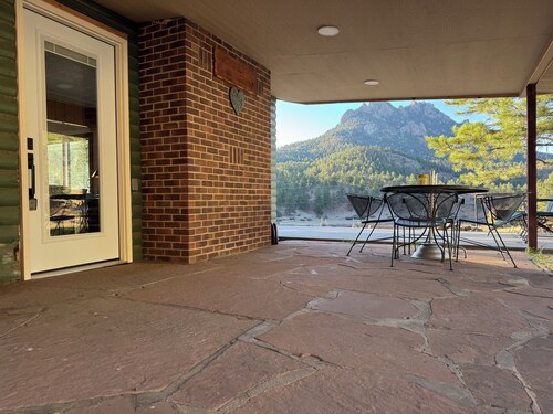Fully Renovated 3 BDRM Sedalia Cabin! Fishermen & Outdoor Enthusiasts Getaway!