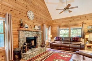 TV, fireplace - Grouse Nest-Peaceful and Charming, Pet Friendly! (Waynesville)