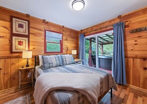 2 bedrooms, WiFi, bed sheets - Maggie’s Mountain View-Breathtaking Views! Hot Tub (Maggie Valley)