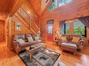 TV, fireplace - Misty Mountain Manor-Beautiful View! Hot Tub (Maggie Valley)