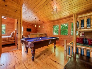Games room - Misty Mountain Manor-Beautiful View! Hot Tub (Maggie Valley)