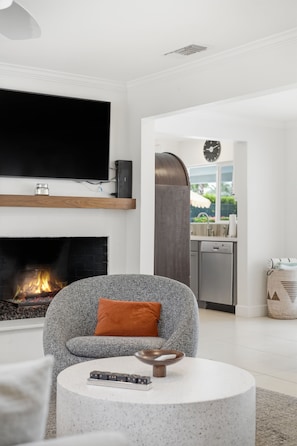 Fernseher, Kamin