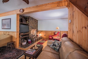 Smart TV y chimenea