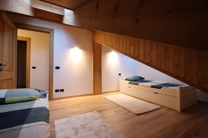 2 dormitorios, tabla de planchar con plancha, wifi gratis y ropa de cama