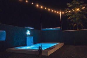 Apartment, Balcony, Sea View | Pool | Outdoor pool - Oceans Breeze Apartment & Rooms (Puerto Viejo de Talamanca)