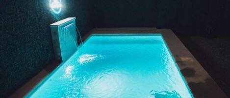 Apartment, Balkon, Meerblick | Pool | Außenpool