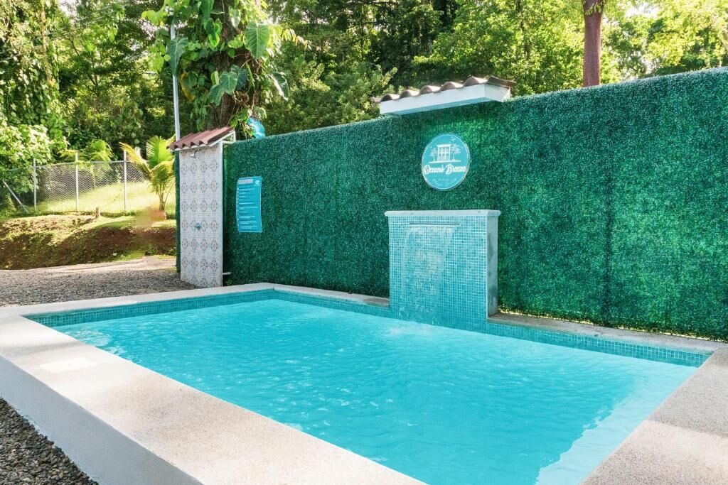 Hồ bơi ngoài trời 