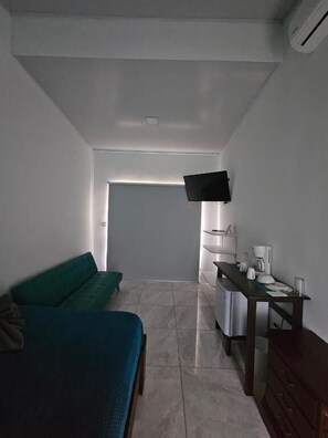 Standard Double Room, Balcony, Courtyard View | Living area - Oceans Breeze Apartment & Rooms (Puerto Viejo de Talamanca)