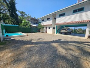 Apartment, Balcony, Sea View | Exterior - Oceans Breeze Apartment & Rooms (Puerto Viejo de Talamanca)