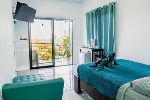 Standard Double Room, Balcony, Courtyard View - Oceans Breeze Apartment & Rooms (Puerto Viejo de Talamanca)