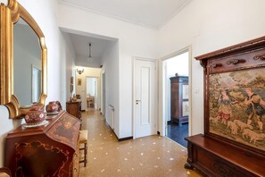Interior - Casa Buonarroti - Two Bedroom Apartment, Sleeps 4 (Arenzano)