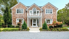 Exterior - Classic Shingled Cape in Quogue, Private Pool, Expansive Deck, Prime... (Quogue)